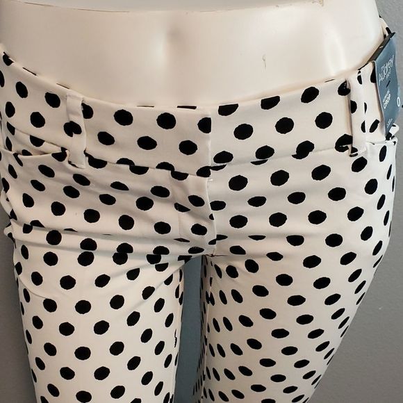 New York & Company Black and White Polka Dot Jeggings - Picture 5 of 15